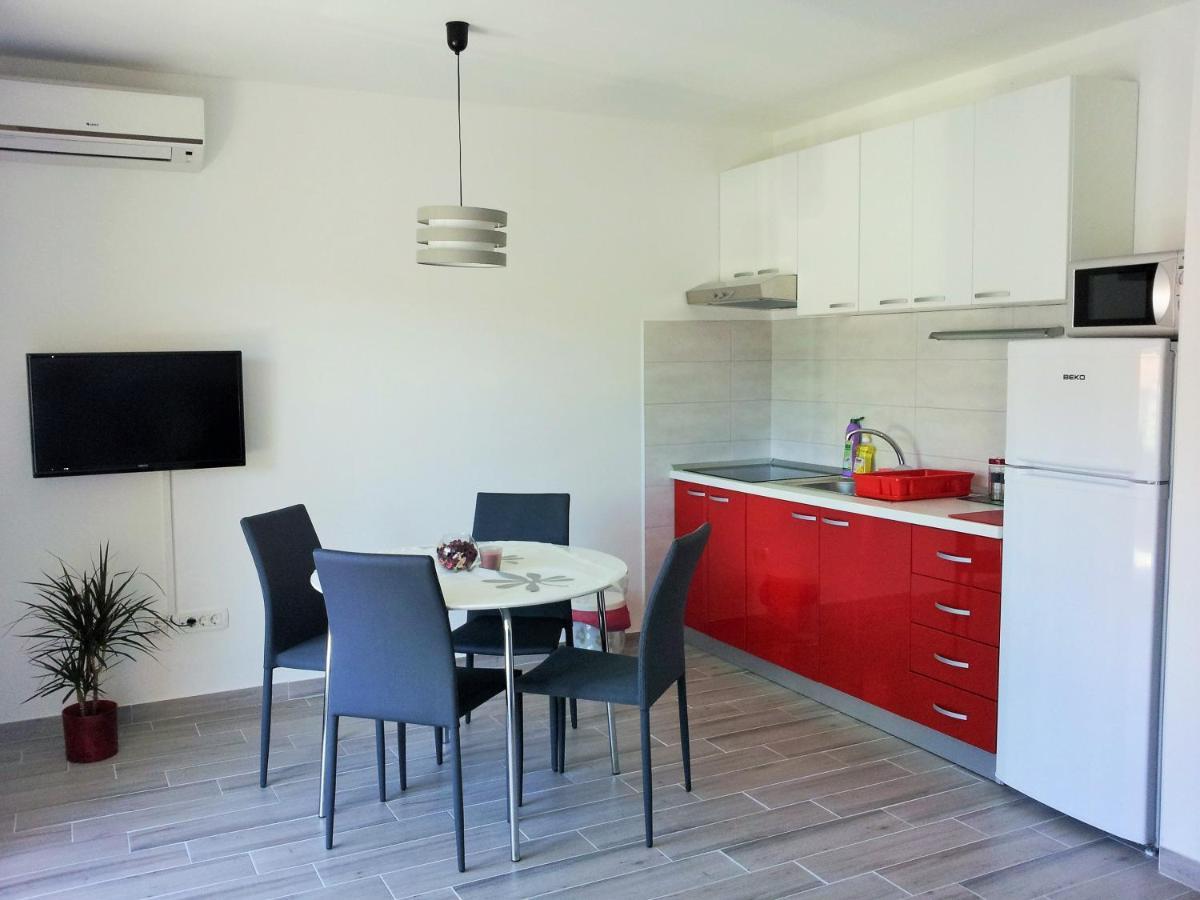 Apartments Zora Rogoznica  Esterno foto