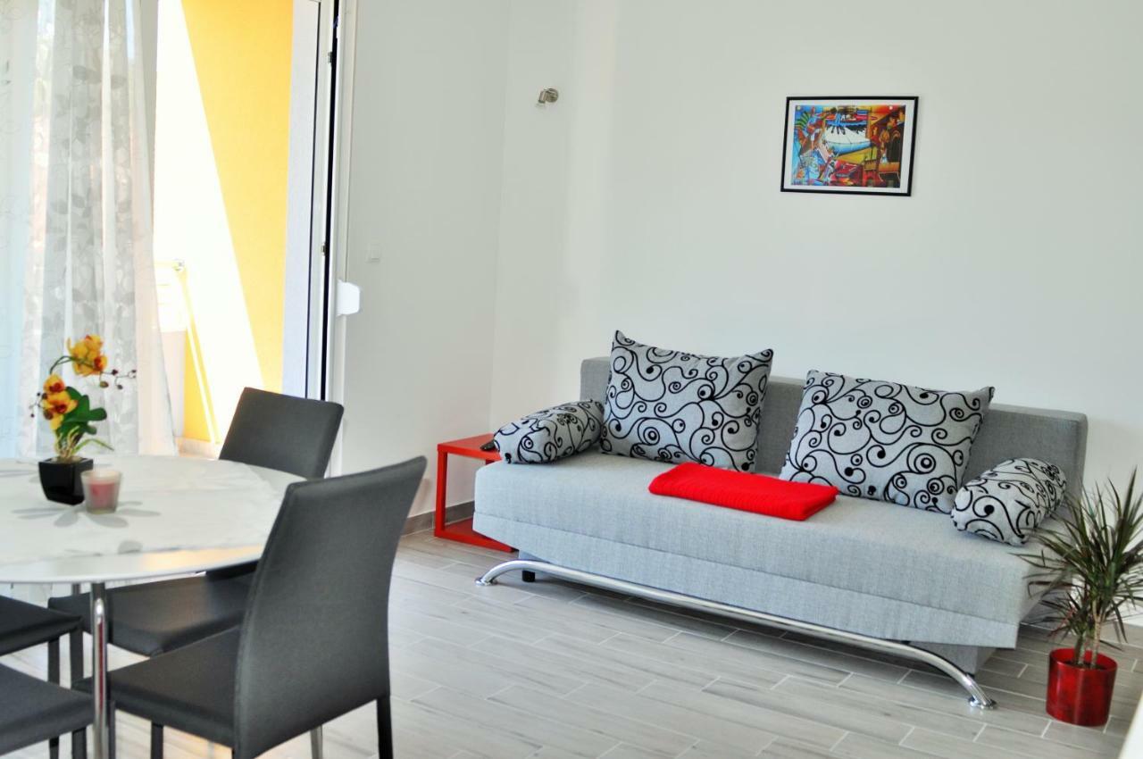Apartments Zora Rogoznica  Esterno foto