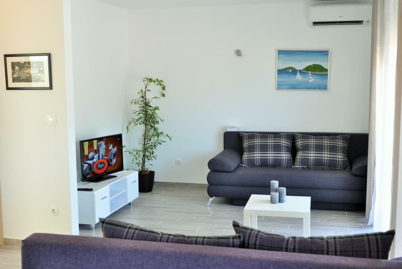Apartments Zora Rogoznica  Esterno foto