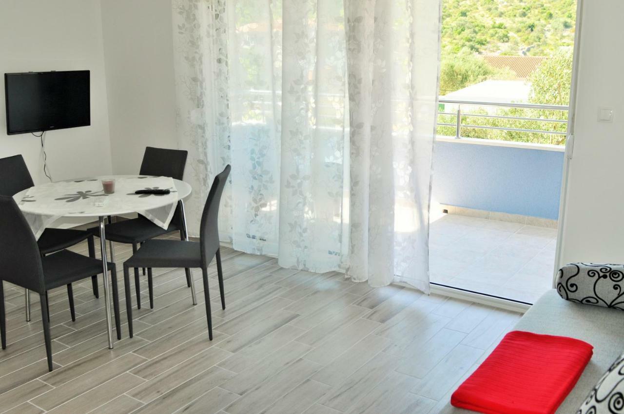 Apartments Zora Rogoznica  Esterno foto
