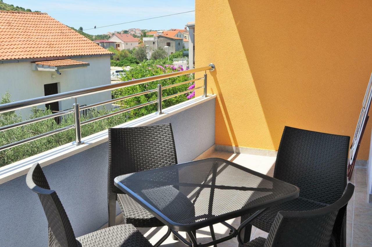 Apartments Zora Rogoznica  Esterno foto